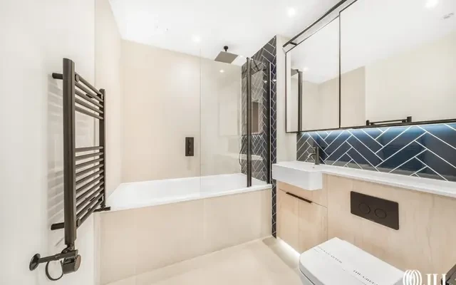 4 Greenleaf Walk Southall UB1 2