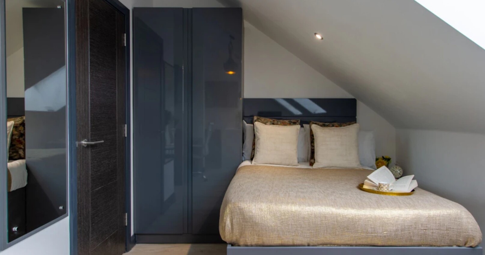 Executive Studio Plus