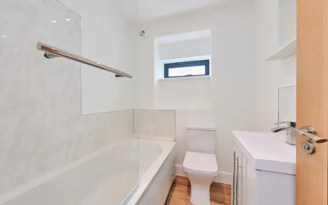 Hendon Way, London, NW4 3LY 4