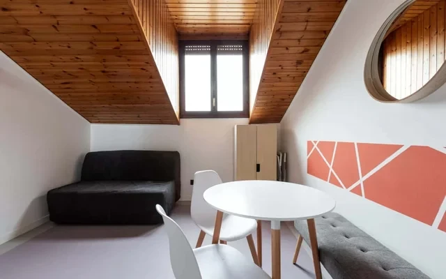 APT su 2 livelli in pieno centro con balcone! 0