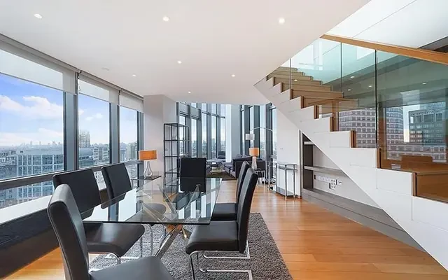 West India Quay, Hertsmere Road, London, E14 4EF 4
