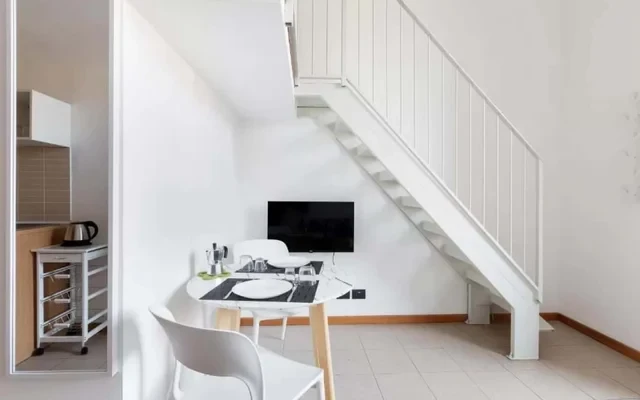 Monolocale su 2 livelli Milano-Corso Magenta! 0
