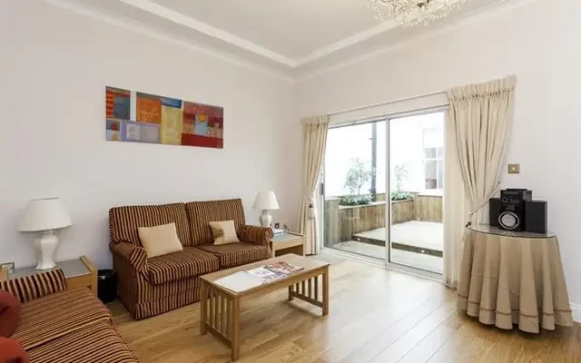 Hertford Street, Mayfair, London, W1J 7RW 4