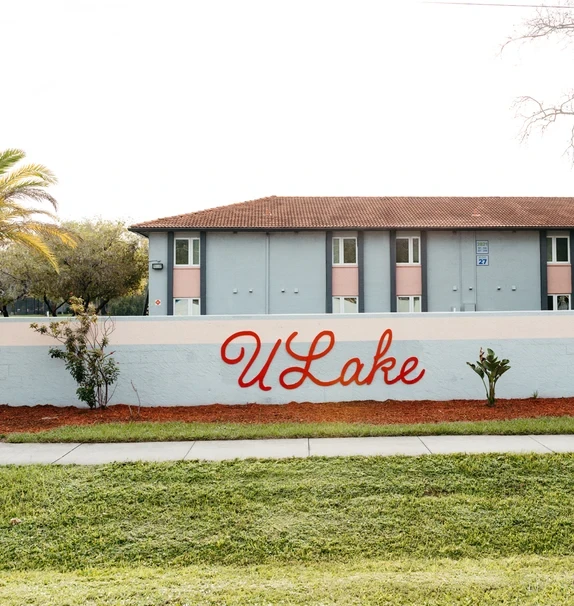 U Lake Apartment