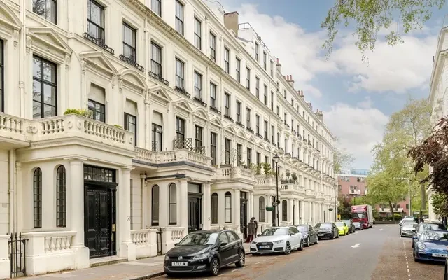 Cleveland Square, LONDON, W2 6DD 3