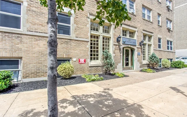 UCA - 4039 Chestnut Street - Chestnut Arms 1