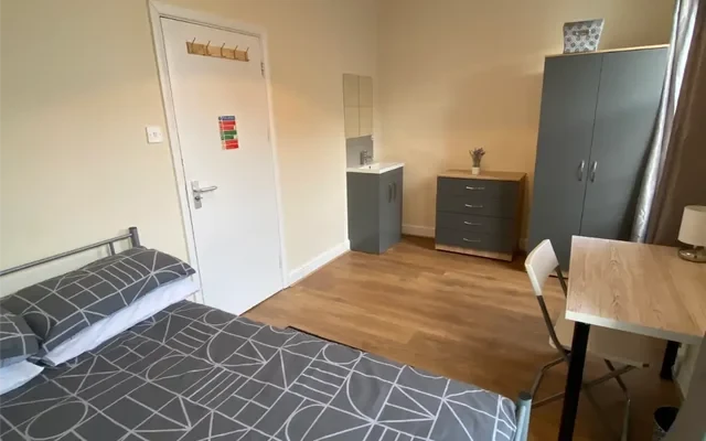 Lnt Raleigh House - alojamiento para estudiantes en Londres - Single non En-Suite