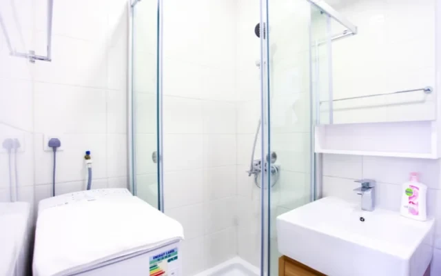 Fortress Hill(9): 2 Bedroom near MTR 4
