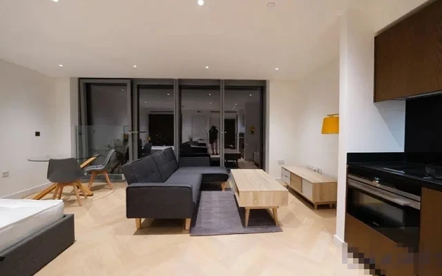 CM-Landmark Pinnacle 1