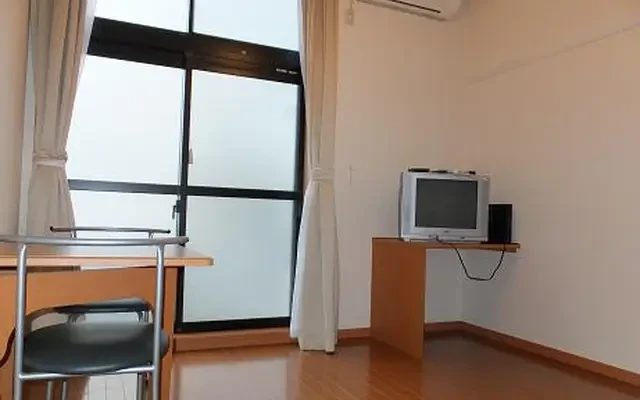 レオパレスメルベーユ - 北足立郡伊奈町の学生向け宿泊施設 - 104号房间(带独立厨房)