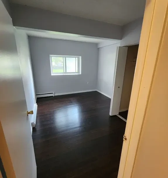Entire Place·2B···283 Fairway Rd W