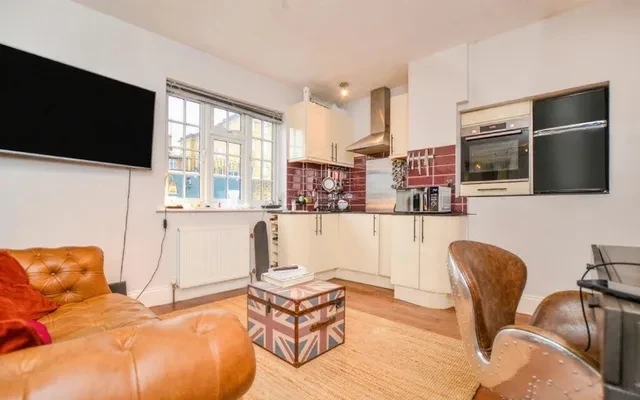 LH-Northwick Close 2