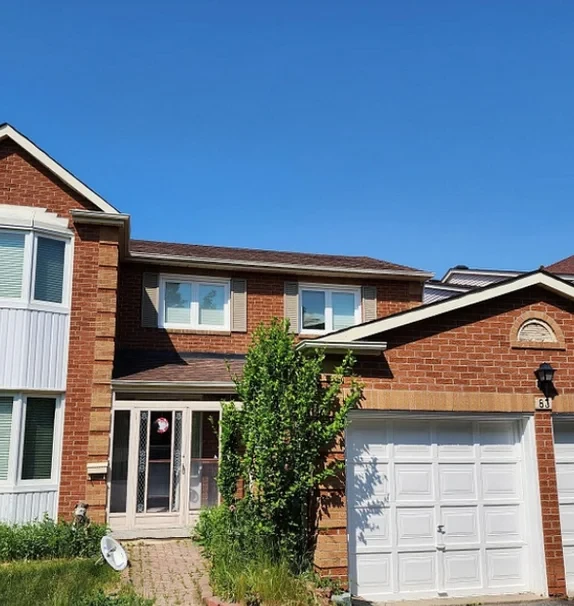 Entire Place·4B3B···83 Inniscross Cres