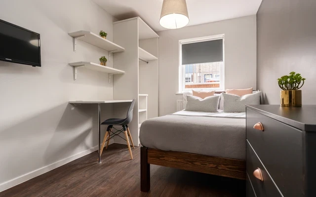 Flat 1, 28 Church Street 2