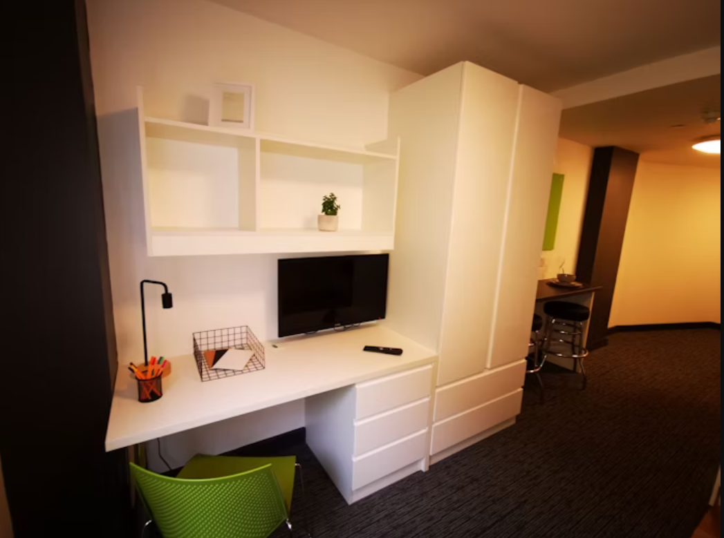 Studio - Silver Plus