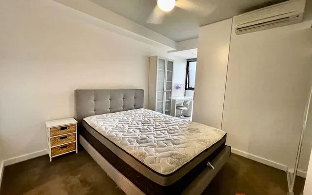 11 Carriage St 2