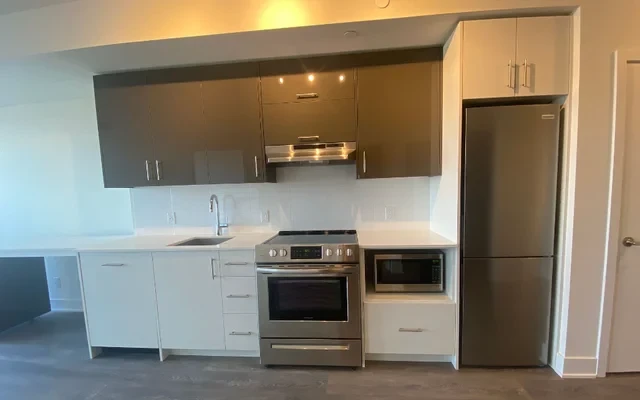 617 - 188 Fairview Mall Dr 2