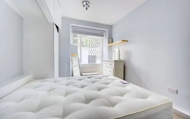 Nevern Square, Earls Court, SW5 4