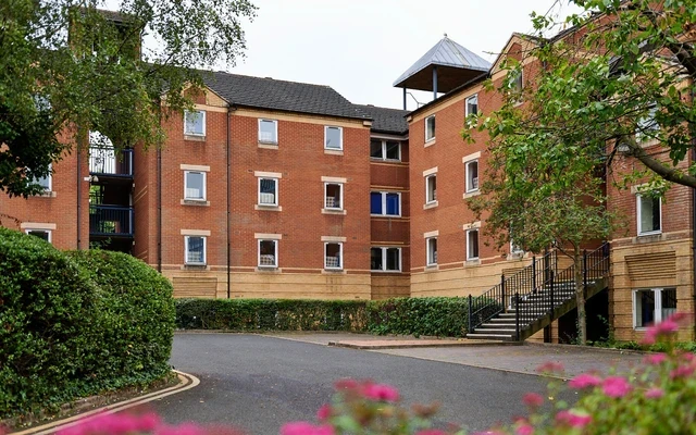 Queen's Hospital Close 3