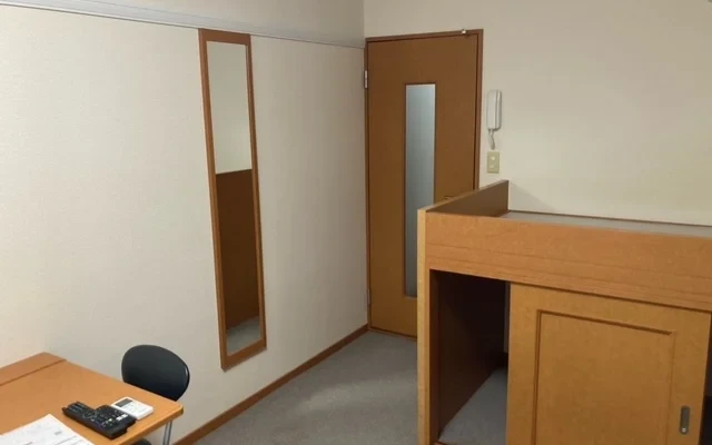 レオパレスコスモス 4