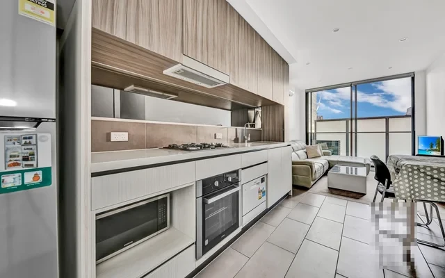 1 Elland Avenue 0