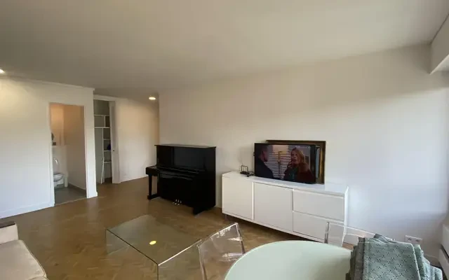 PARIS 16e·60m²·F2·Appartement·With furniture 4