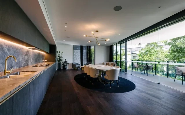 Realm Kangaroo Point 4