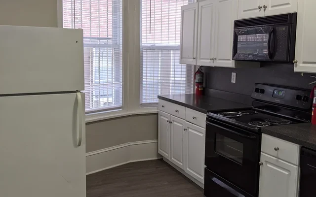 CA - 4031 Baltimore Avenue 2