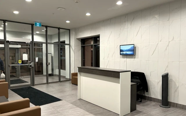 652 Princess Street S 3