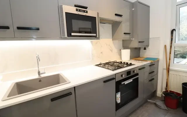 apartment in Leyton 2