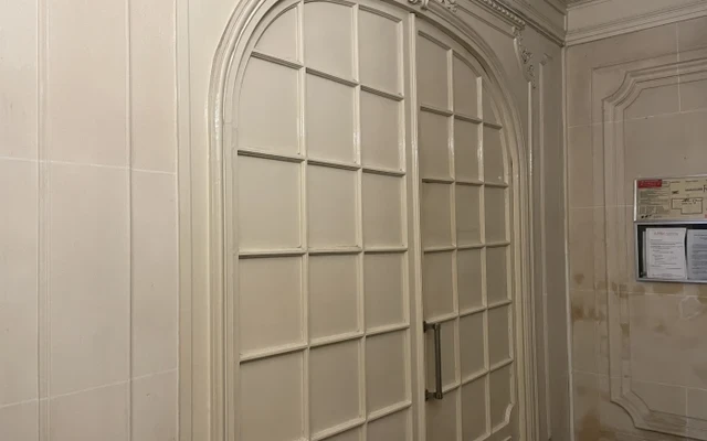 PARIS 10e·25m²·studio·With furniture·Long-term only 2