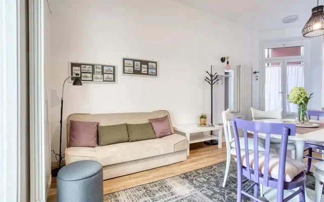 Chic 1-bed flat in De Angeli 1
