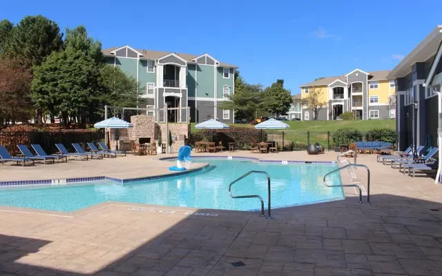 The Pointe at State College - State College student accommodation - Swimming pool