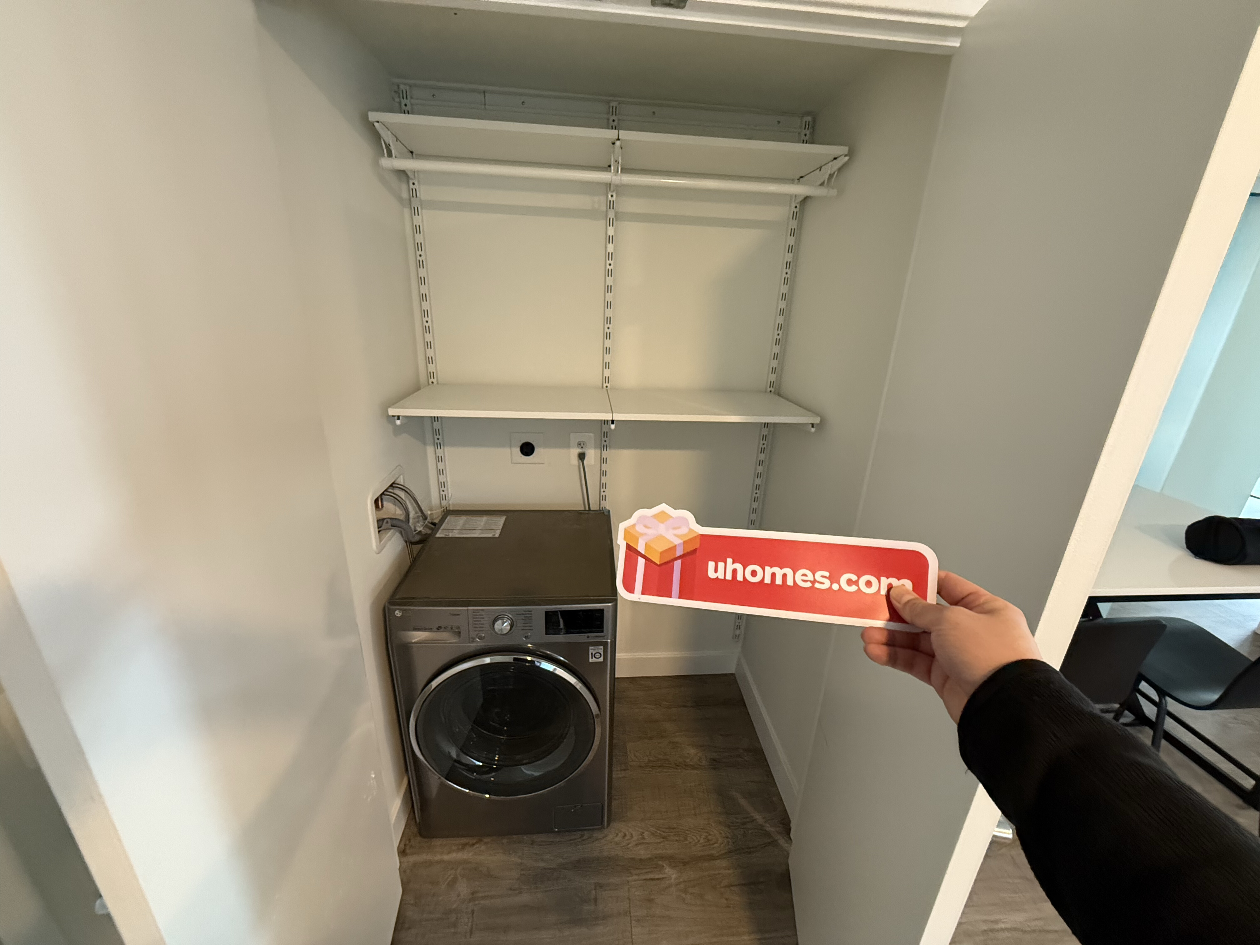 2 Bedroom (1 Bath) – Balcony