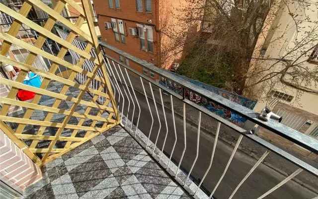 Attractive single bedroom with balcony - Madrid student accommodation - Single Bedroom with Balcony