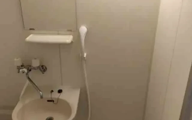 レオパレス月寒ベストフラット 1