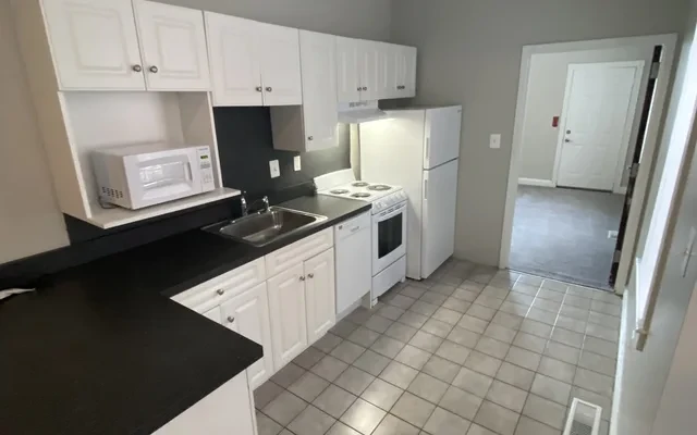 CA - 4117 Walnut Street 2