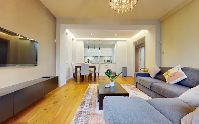 Hallam Street 13103# 4
