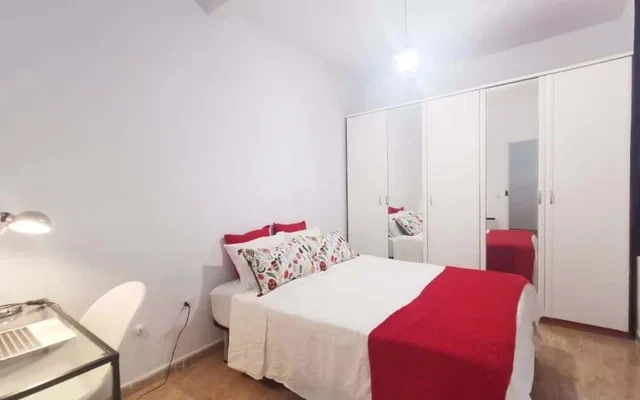 Apartamento con 2 patios en Poble Sec 0