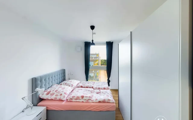 Reduced Rent - Furnished 2 room apartment with fitted kitchen, elevator and balcony 2
