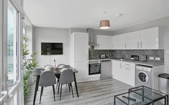 Hereford Street 26341# 4
