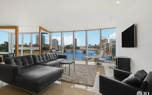St George Wharf London SW8 0