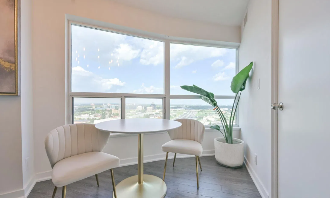 Ellipse - East Tower Condos 3