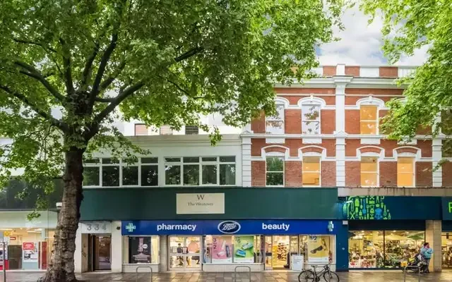 Chiswick High Road 2