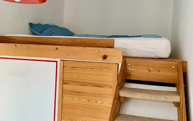 Cosy single bed in twin bedroom in Tiergarten 4