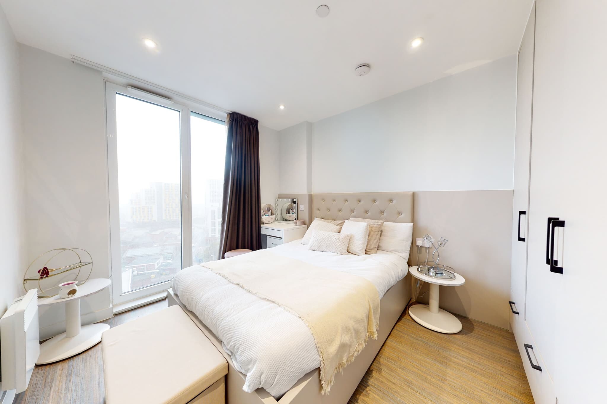 One Bedroom Silver Apartment