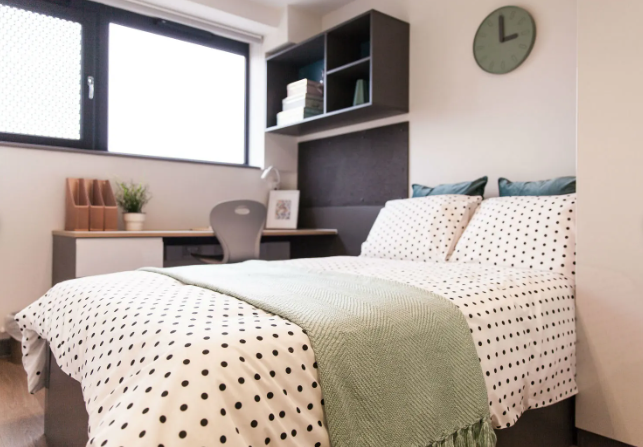 Canvas Capital House