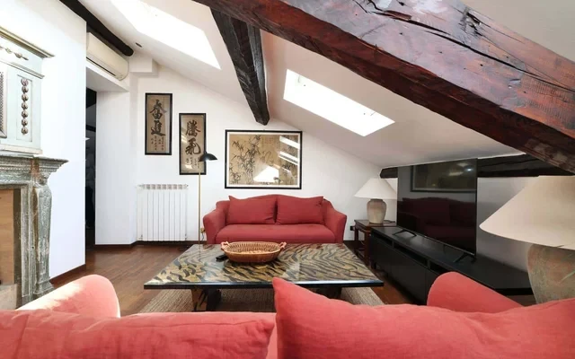 Elegant Attic Porta Venezia 3