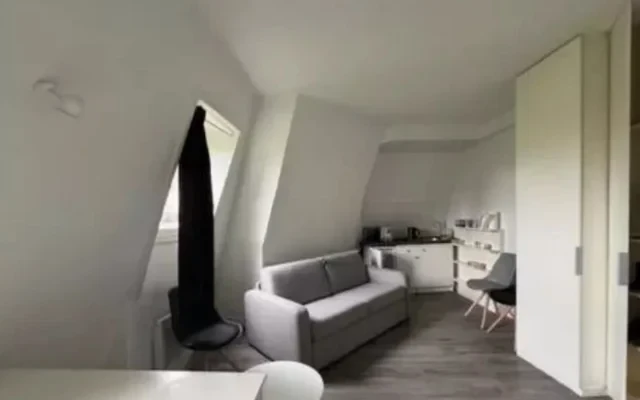 PARIS 16e·20m²·F1·Studio·With furniture 0