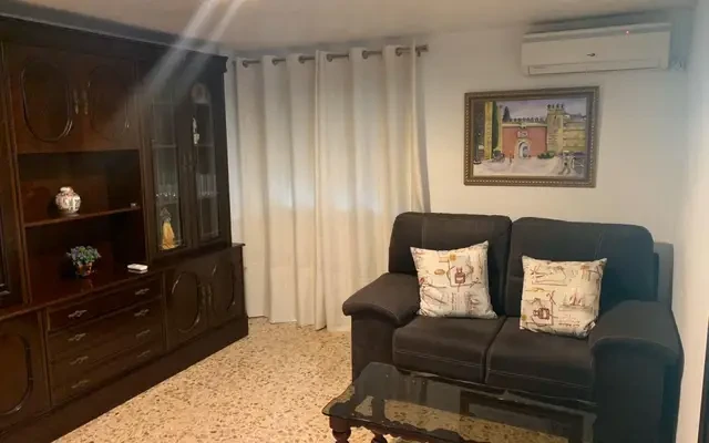 Neat 2-bedroom apartment in Tiro de Linea 0